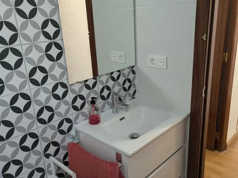 Pis de lloguer a Plaza Pintor Mariano Ballester, 5, El Carmen Bany de Pis de lloguer en Murcia amb Parquet, Moblat i Balcó