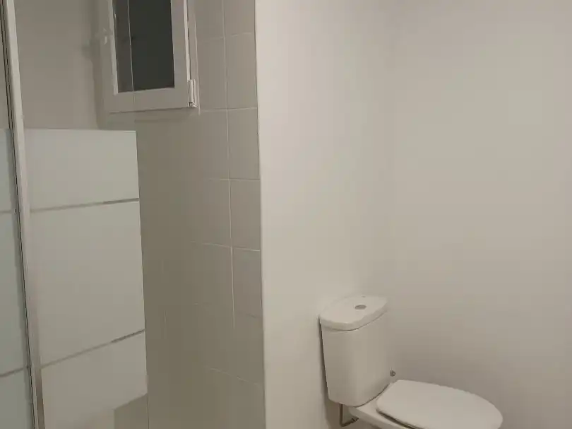 Baño de Piso de alquiler en Alzira con Aire acondicionado y Amueblado
