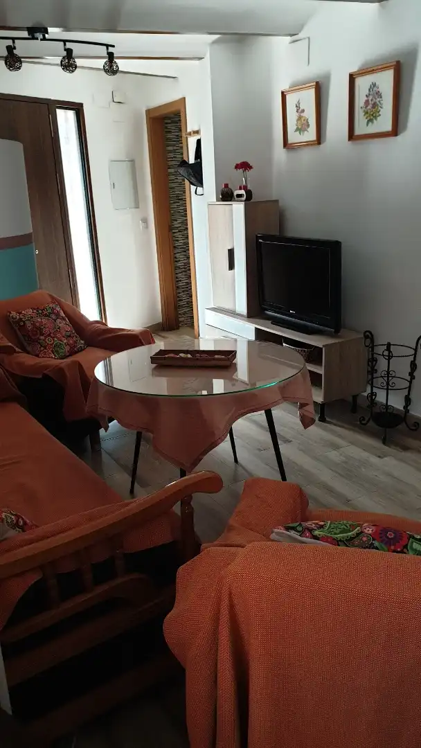 Pis de lloguer a Carretera de la Puerta, 5, Siles Menjador de Pis de lloguer en Siles amb Calefacció, Parquet i Moblat