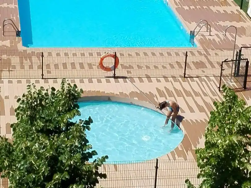 Flat for rent in Calle Peñalara, 4, Norte Swimming pool of Flat for rent in Pozuelo de Alarcón with Air Conditioner, Heating and Private garden