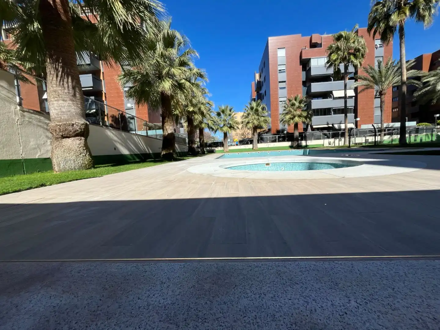 Piso de alquiler en Calle Emir, 1, Parque Lagos Piscina de Piso de alquiler en Granada con Aire acondicionado, Calefacción y Parquet
