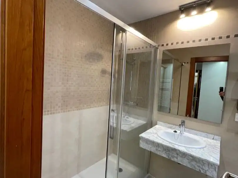 Piso de alquiler en Calle Emir, 1, Parque Lagos Baño de Piso de alquiler en Granada con Aire acondicionado, Calefacción y Parquet