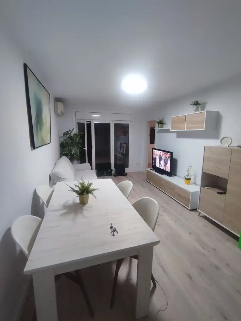 Flat for rent in Carrer Reina Elisenda, 9, Morera Living room of Flat for rent in Badalona with Air Conditioner, Heating and Parquet flooring