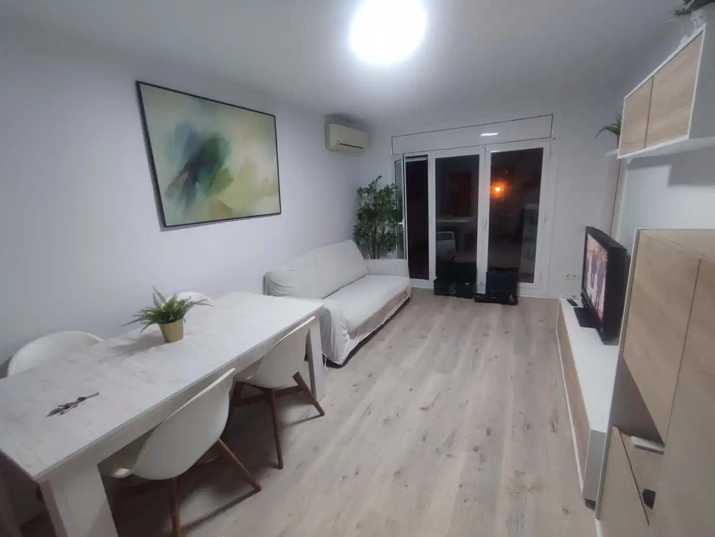 Flat for rent in Carrer Reina Elisenda, 9, Morera Living room of Flat for rent in Badalona with Air Conditioner, Heating and Parquet flooring