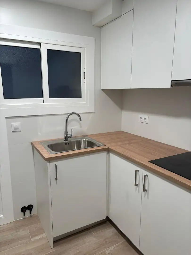 Flat for rent in Carrer Reina Elisenda, 9, Morera Kitchen of Flat for rent in Badalona with Air Conditioner, Heating and Parquet flooring