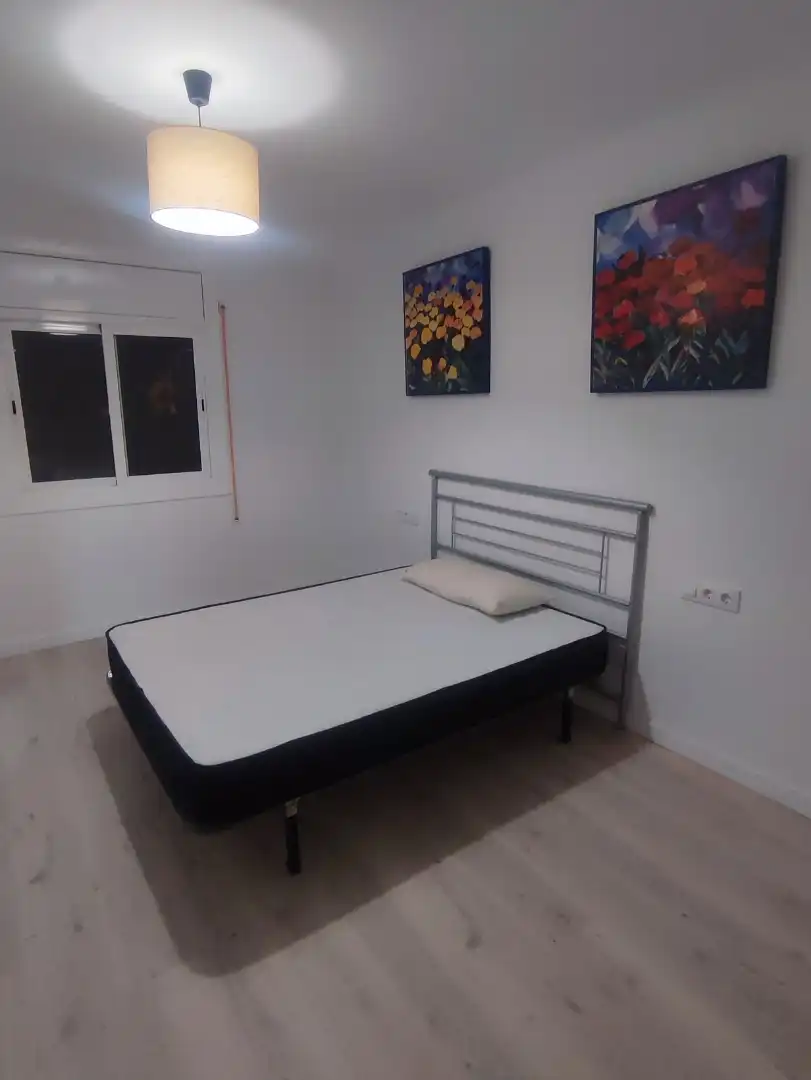 Flat for rent in Carrer Reina Elisenda, 9, Morera Bedroom of Flat for rent in Badalona with Air Conditioner, Heating and Parquet flooring