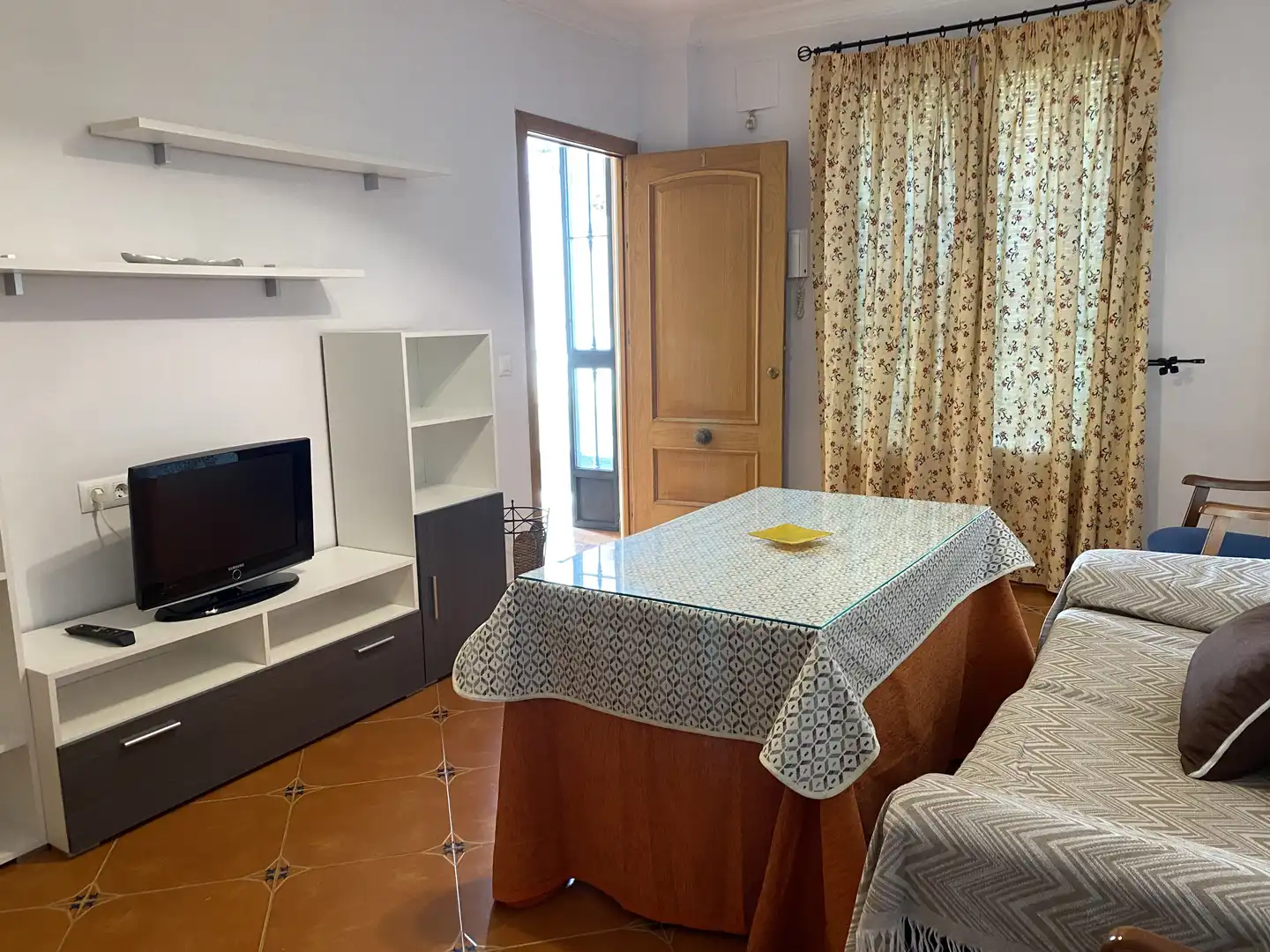Wohnzimmer von Wohnung zur Miete in Aracena mit Möbliert