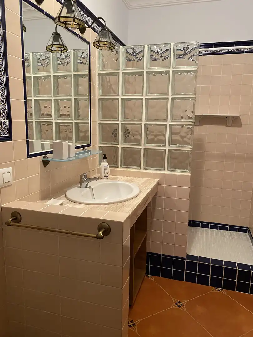Badezimmer von Wohnung zur Miete in Aracena mit Möbliert