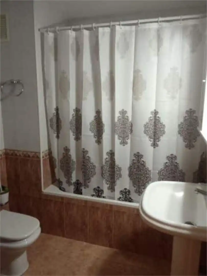 Flat for rent in Los Angeles - Apolonia Bathroom of Flat for rent in Lorca with Furnished