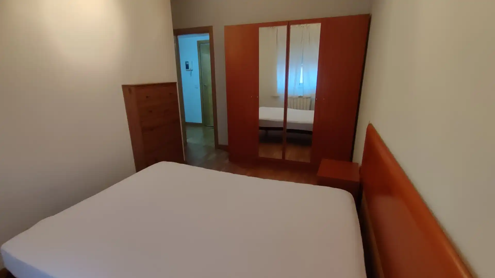 Apartments for rent in Calle de Matilde Hernández, 27, San Isidro Bedroom of Apartments for rent in Madrid with Heating, Private garden and Parquet flooring