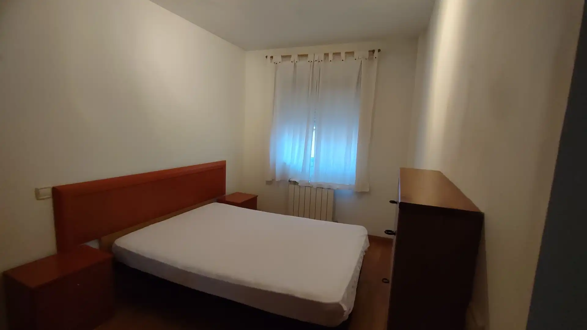 Apartments for rent in Calle de Matilde Hernández, 27, San Isidro Bedroom of Apartments for rent in Madrid with Heating, Private garden and Parquet flooring