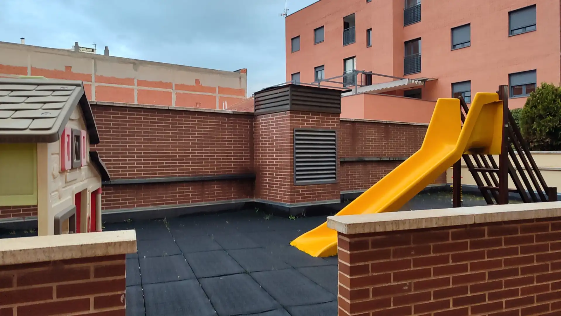Apartments for rent in Calle de Matilde Hernández, 27, San Isidro Terrace of Apartments for rent in Madrid with Heating, Private garden and Parquet flooring