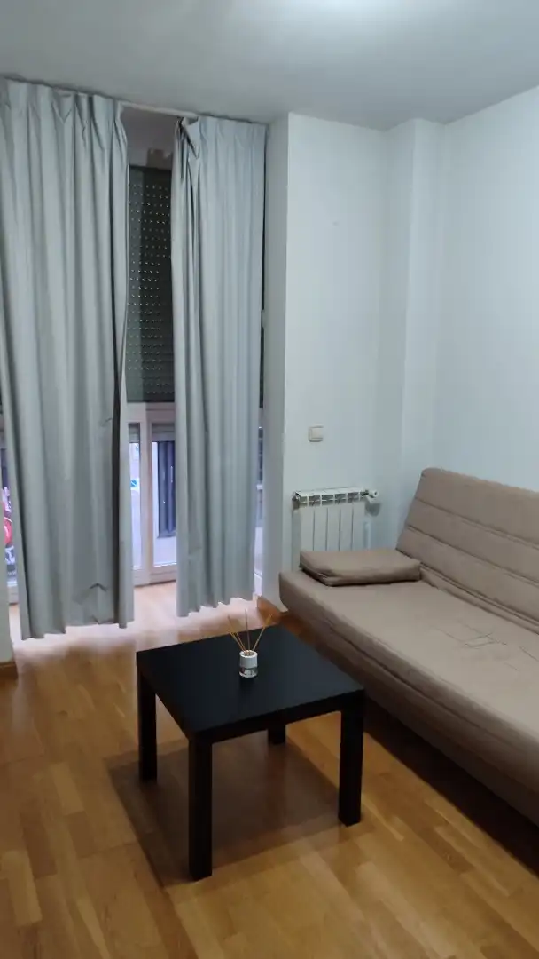 Apartments for rent in Calle de Matilde Hernández, 27, San Isidro Bedroom of Apartments for rent in Madrid with Heating, Private garden and Parquet flooring