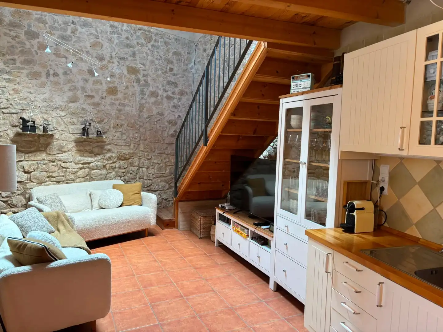 Sala de estar de Finca rústica en venta en Tremp con Aire acondicionado, Calefacción y Jardín privado