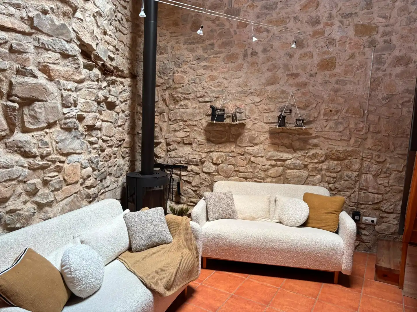 Sala de estar de Finca rústica en venta en Tremp con Aire acondicionado, Calefacción y Jardín privado