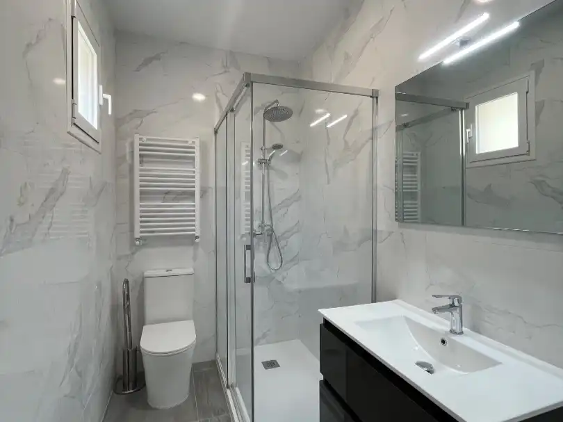 Flat for sale in Calle del Príncipe de Vergara, 269, Hispanoamérica - Bernabéu Bathroom of Flat for sale in Madrid Capital with Air Conditioner and Balcony