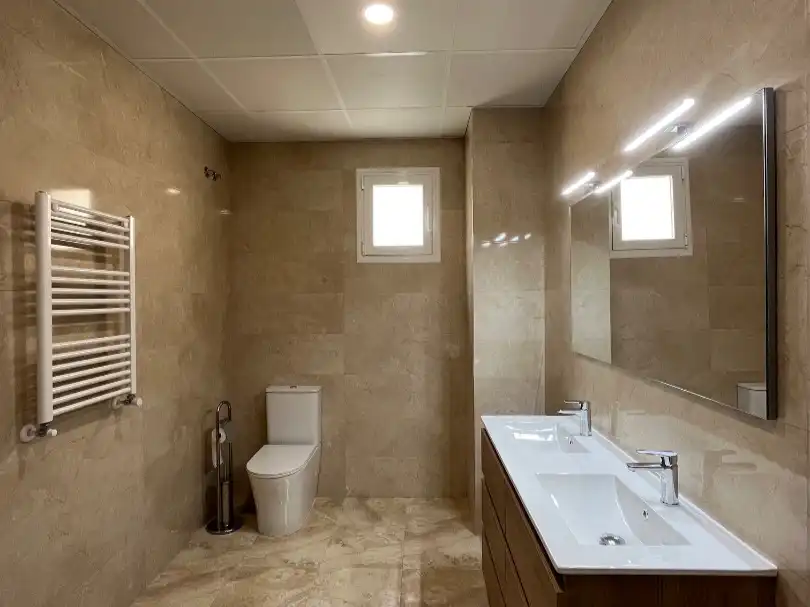 Flat for sale in Calle del Príncipe de Vergara, 269, Hispanoamérica - Bernabéu Bathroom of Flat for sale in Madrid Capital with Air Conditioner and Balcony