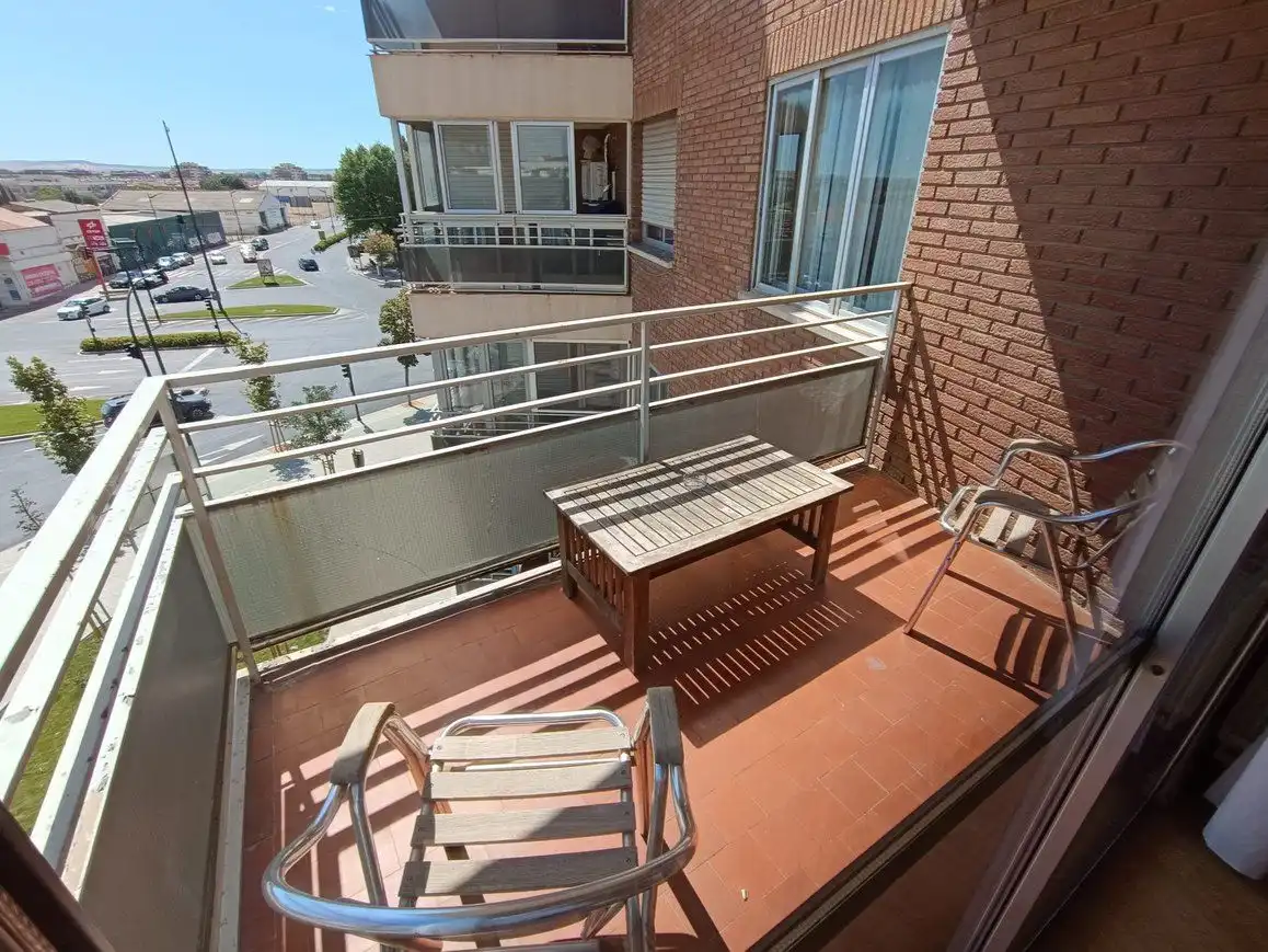Piso de alquiler en Calle Hermanos Falco, 34, Hospital Terraza de Piso de alquiler en Albacete con Calefacción, Parquet y Terraza