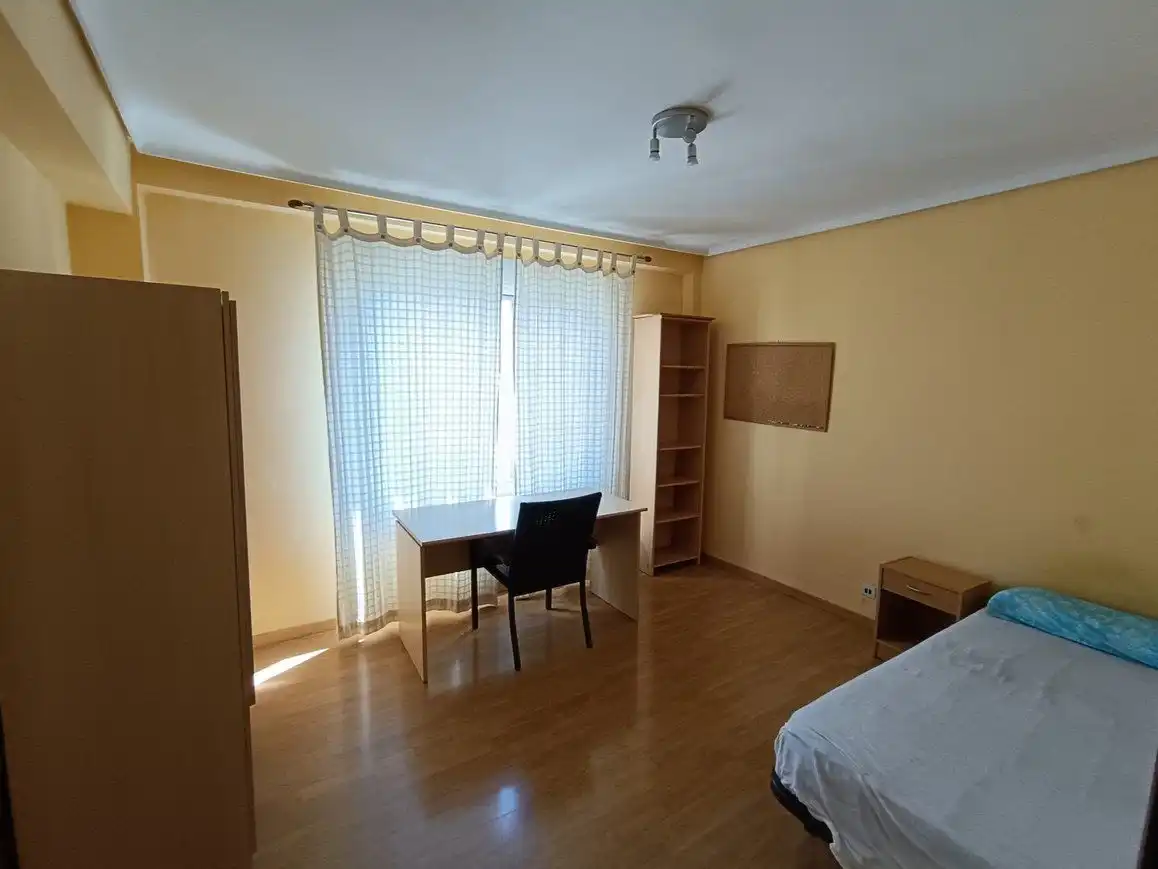 Piso de alquiler en Calle Hermanos Falco, 34, Hospital Habitación de Piso de alquiler en Albacete con Calefacción, Parquet y Terraza
