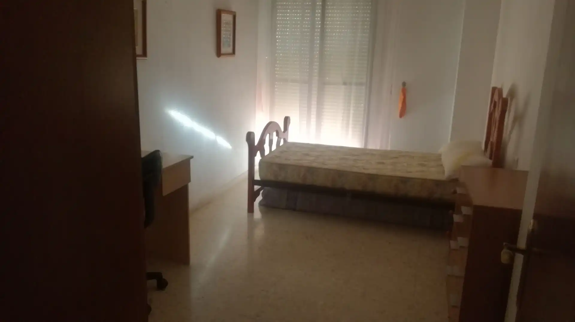Pis de lloguer a Calle Juan Tocino, 10, Sta. Marina - San Andrés - San Pablo - San Lorenzo Dormitori de Pis de lloguer en Córdoba amb Aire condicionat, Moblat i Forn