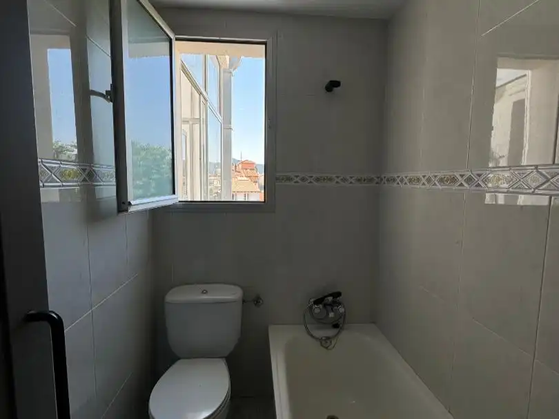 Wohnung zum Verkauf in Calle Sancho Ramírez, 6, Casco Antiguo - Ciudadela Badezimmer von Wohnung zum Verkauf in Jaca