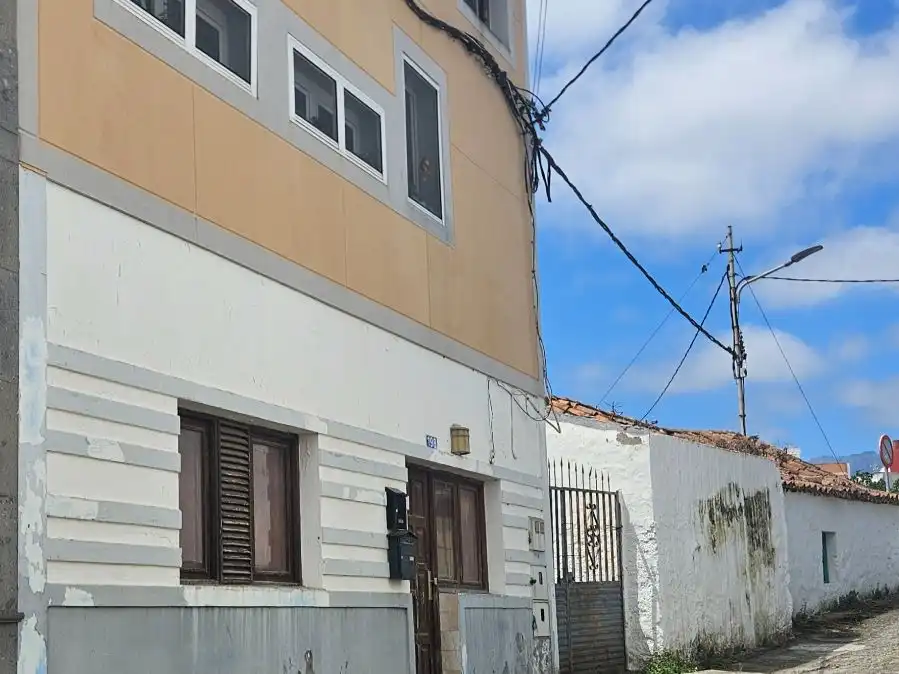 Vista exterior de Planta baja en venta en Moya (Las Palmas)