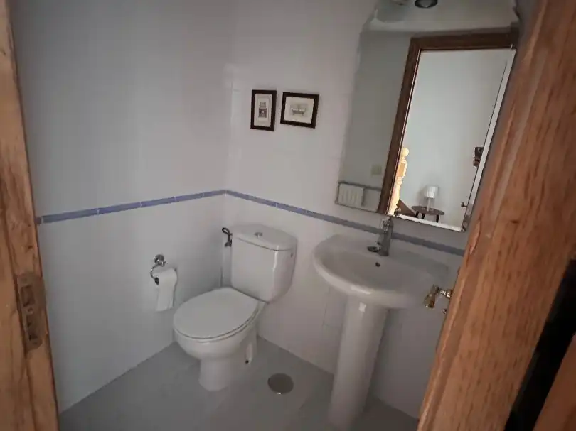 Flat for rent in Rúa de Bonaval, 17, Campus Norte - San Caetano Bathroom of Flat for rent in Santiago de Compostela with Heating, Parquet flooring and Storage room