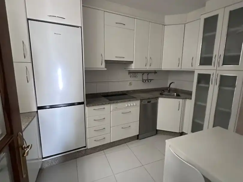 Flat for rent in Rúa de Bonaval, 17, Campus Norte - San Caetano Kitchen of Flat for rent in Santiago de Compostela with Heating, Parquet flooring and Storage room