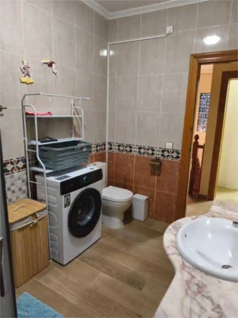Estudio de alquiler en Los Balcones - Los Altos Baño de Estudio de alquiler en Torrevieja con Calefacción, Terraza y Piscina