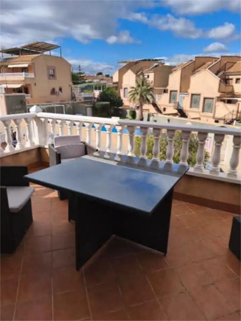 Estudio de alquiler en Los Balcones - Los Altos Terraza de Estudio de alquiler en Torrevieja con Calefacción, Terraza y Piscina