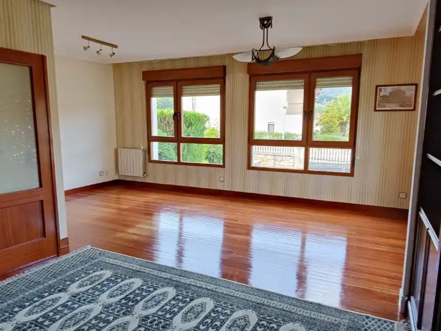 Sala de estar de Casa o chalet en venta en Sopuerta con Calefacción, Jardín privado y Parquet