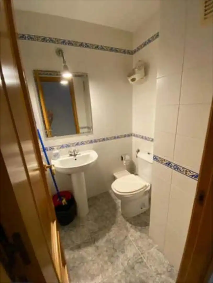 Bathroom of Flat for rent in Sevilla  with Heating and Furnished