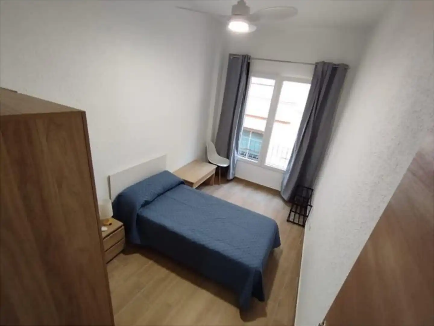 Piso de alquiler en Sants Patrons Habitación de Piso de alquiler en Alzira con Terraza y Amueblado