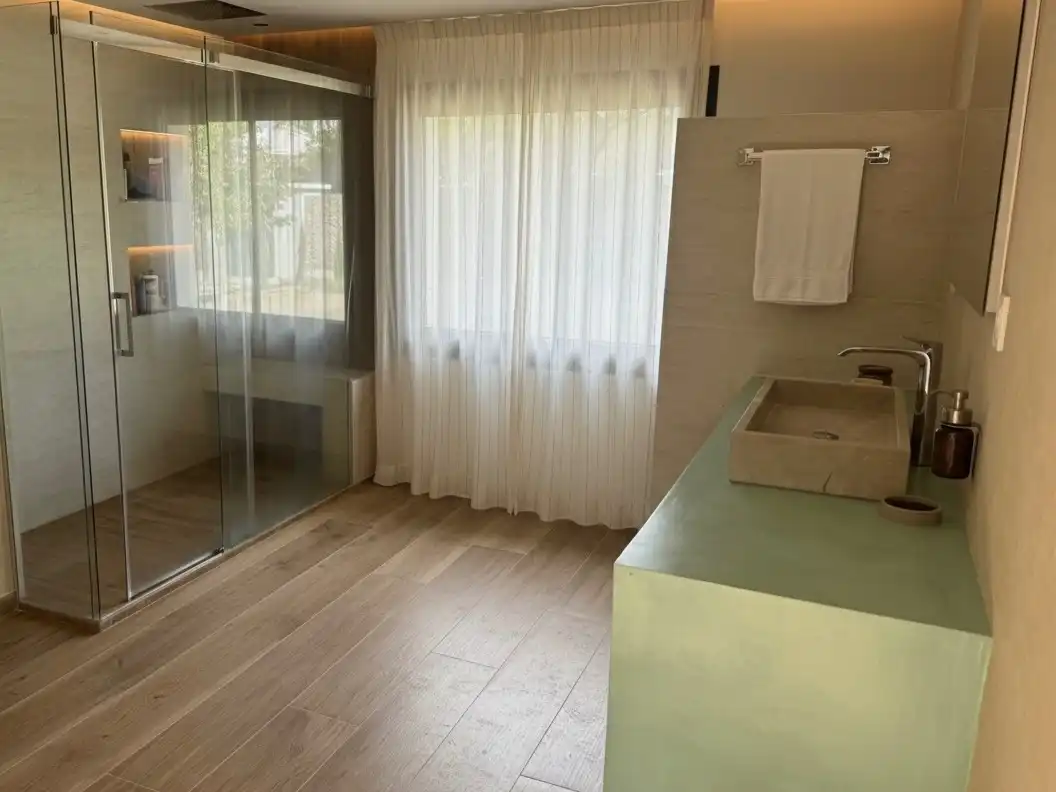 Flat for sale in Avenida de los Rosales, 1, Mojadillas - Parque de las Infantas - El Paraiso Bathroom of Flat for sale in Valdemorillo with Heating, Private garden and Terrace
