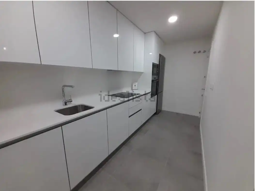 Pis de lloguer a Avenida Arrigo Boito, 1, Este Cuina de Pis de lloguer en Málaga Capital amb Aire condicionat, Terrassa i Piscina