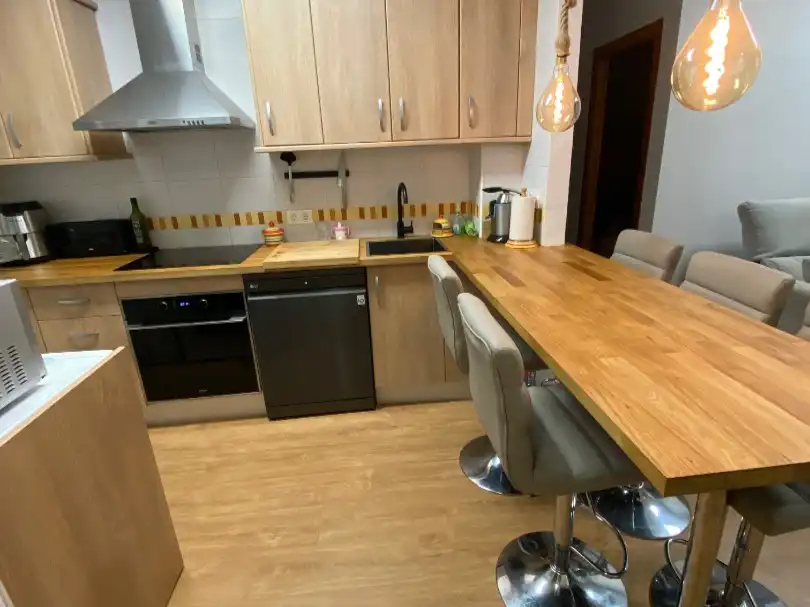 Flat for rent in Plaza Nuevo Zaidin, 1, Barrio de Zaidín Kitchen of Flat for rent in Granada with Air Conditioner, Heating and Parquet flooring