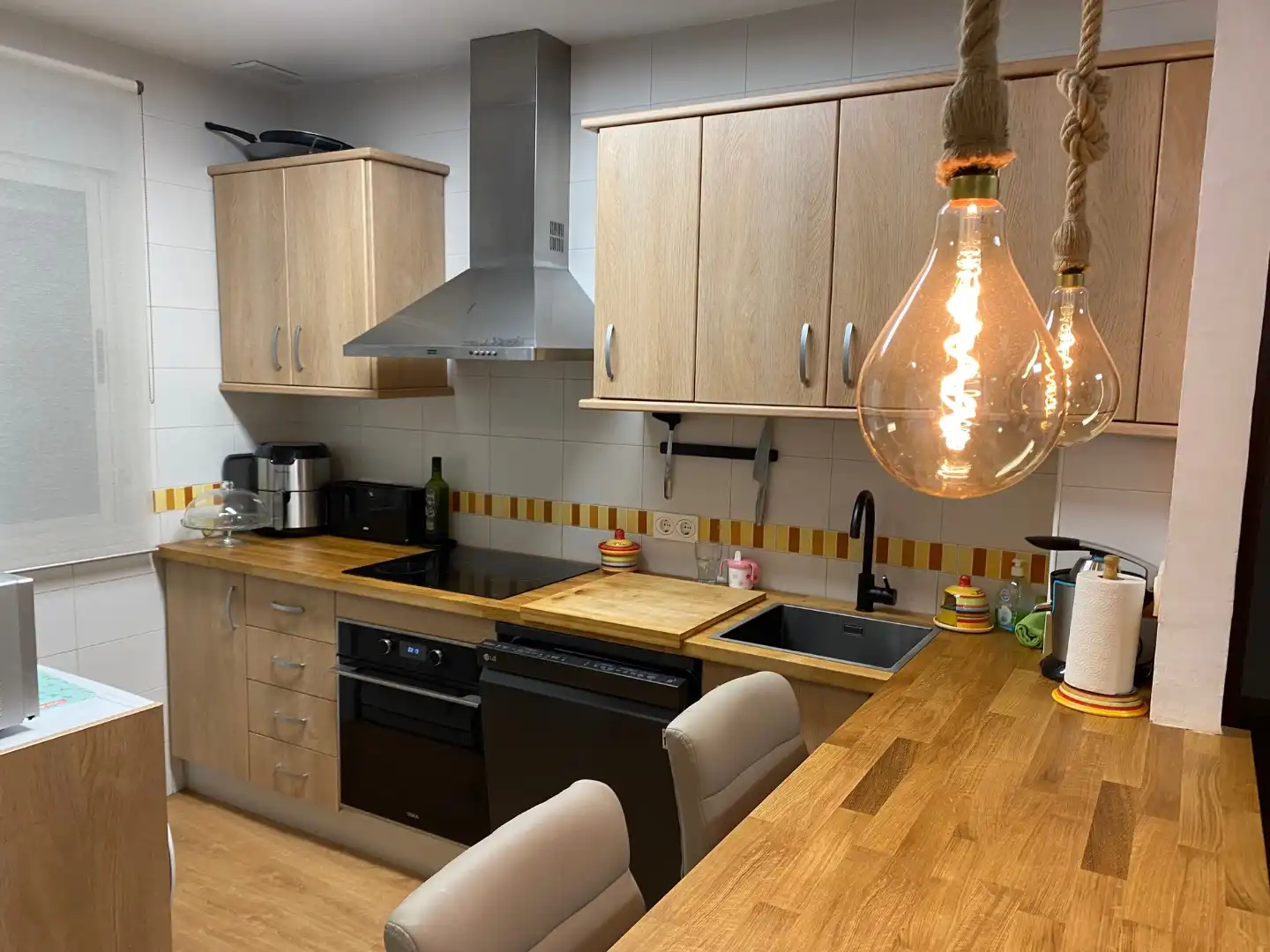 Flat for rent in Plaza Nuevo Zaidin, 1, Barrio de Zaidín Kitchen of Flat for rent in Granada with Air Conditioner, Heating and Parquet flooring