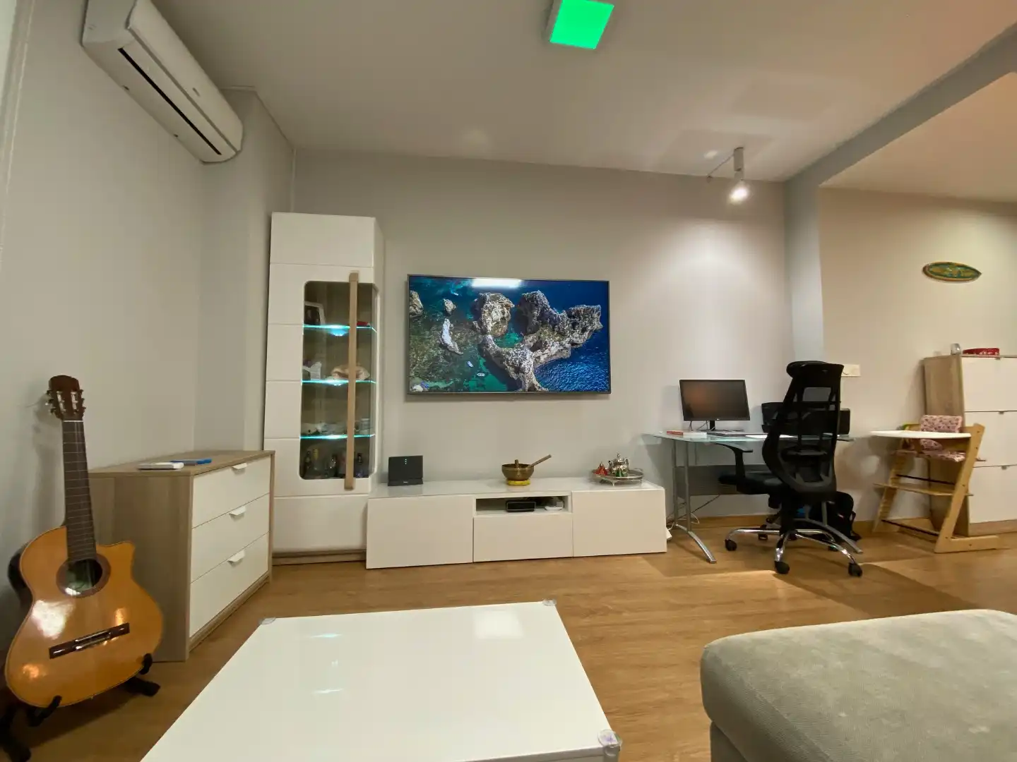 Flat for rent in Plaza Nuevo Zaidin, 1, Barrio de Zaidín Living room of Flat for rent in Granada with Air Conditioner, Heating and Parquet flooring
