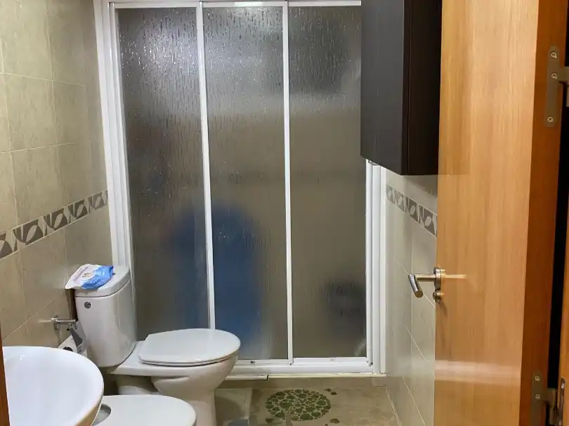 Flat for rent in Plaza Nuevo Zaidin, 1, Barrio de Zaidín Bathroom of Flat for rent in Granada with Air Conditioner, Heating and Parquet flooring