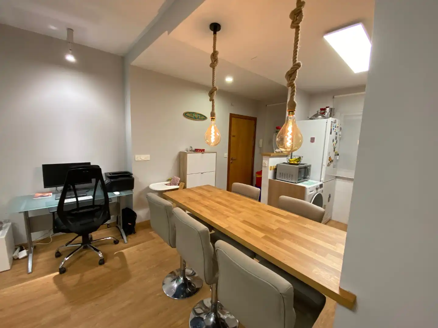 Flat for rent in Plaza Nuevo Zaidin, 1, Barrio de Zaidín Dining room of Flat for rent in Granada with Air Conditioner, Heating and Parquet flooring
