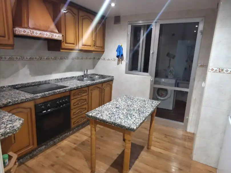 Flat for rent in Calle Sagrada Familia, 4, Huerta de la Reina - Trassierra Flat for rent in Calle Sagrada Familia, 4, Huerta de la Reina - Trassierra