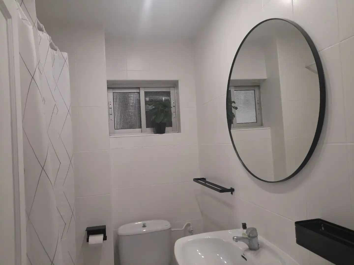 Wohnung zur Miete in Pasaje Gorbea, 2, Los Castillejos - La Trinidad Badezimmer von Wohnung zur Miete in Málaga Capital