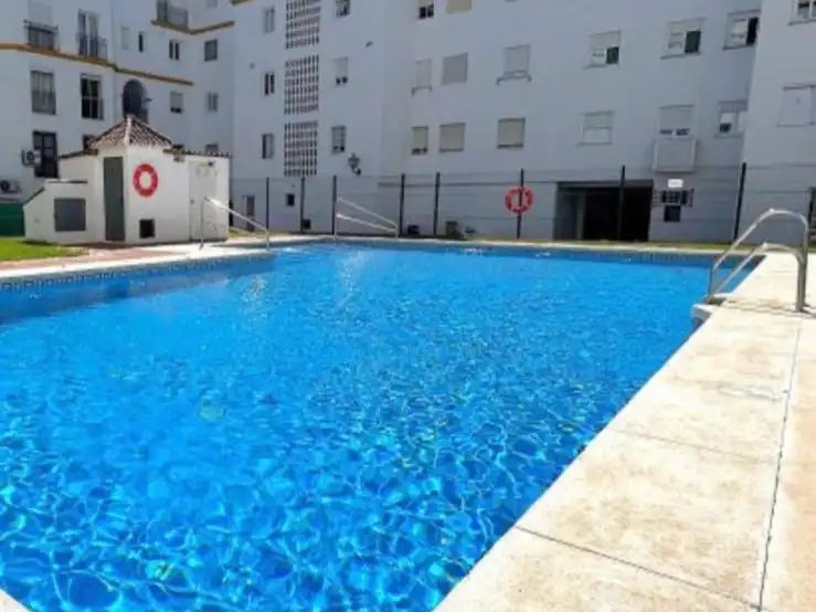 Flat for rent in Calle Doctor Cristóbal Ruiz Méndez, 27, Huerta Nueva Swimming pool of Flat for rent in Estepona with Air Conditioner, Heating and Parquet flooring