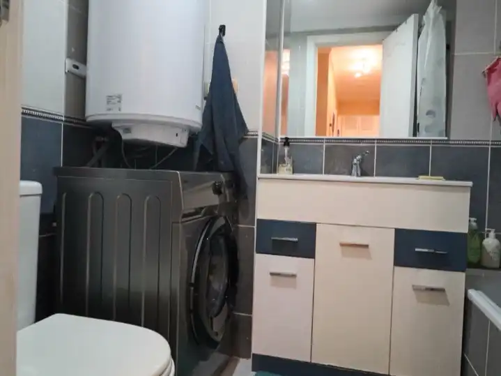 Flat for rent in Calle Doctor Cristóbal Ruiz Méndez, 27, Huerta Nueva Bathroom of Flat for rent in Estepona with Air Conditioner, Heating and Parquet flooring