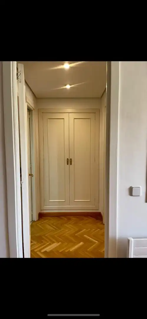 Flat for rent in Calle de Antonio López Aguado, 4, La Paz Flat for rent in Madrid with Heating, Private garden and Parquet flooring