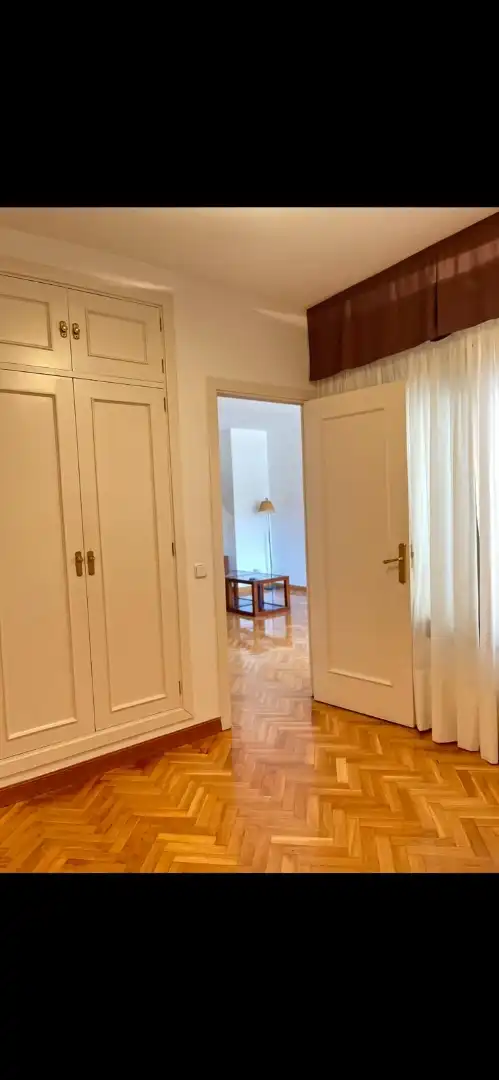 Flat for rent in Calle de Antonio López Aguado, 4, La Paz Flat for rent in Madrid with Heating, Private garden and Parquet flooring
