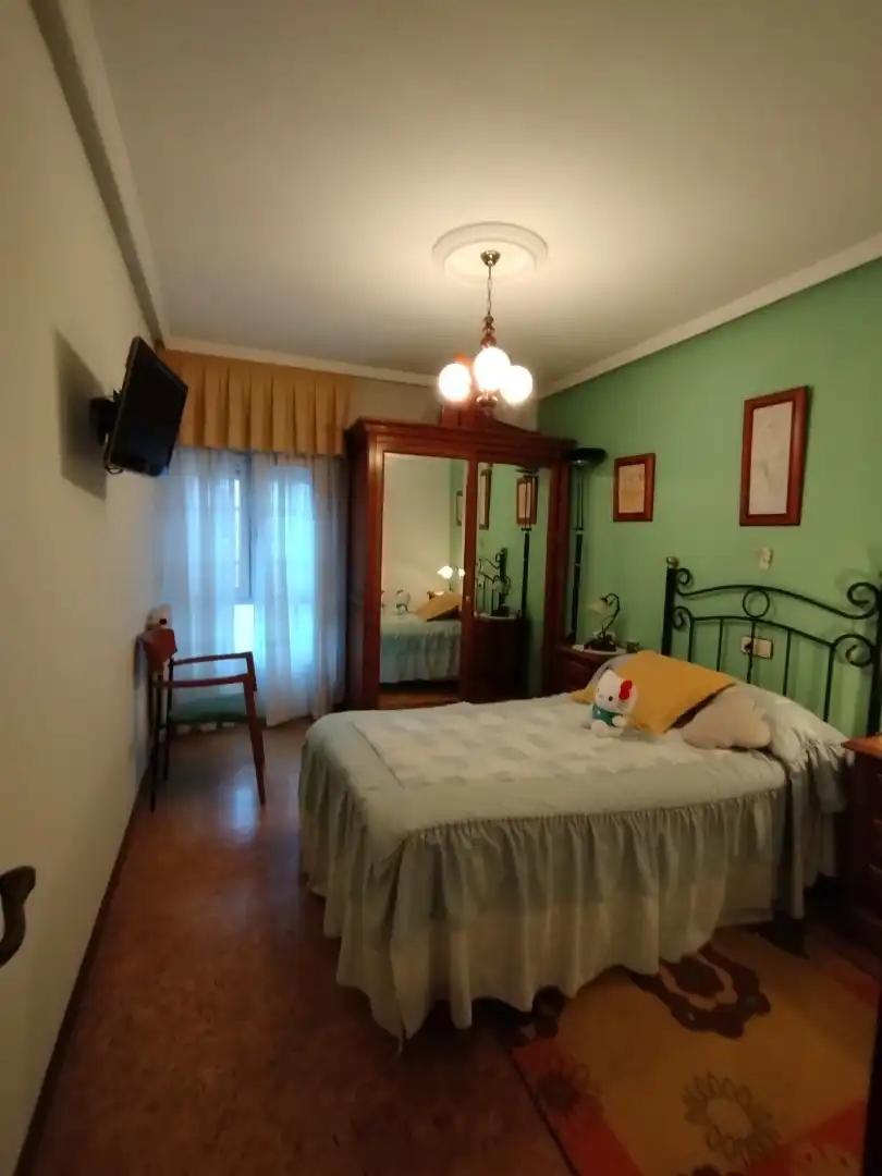 Flat for sale in Calle de la Reconquista, 18, Versalles Bedroom of Flat for sale in Avilés with Heating, Private garden and Furnished