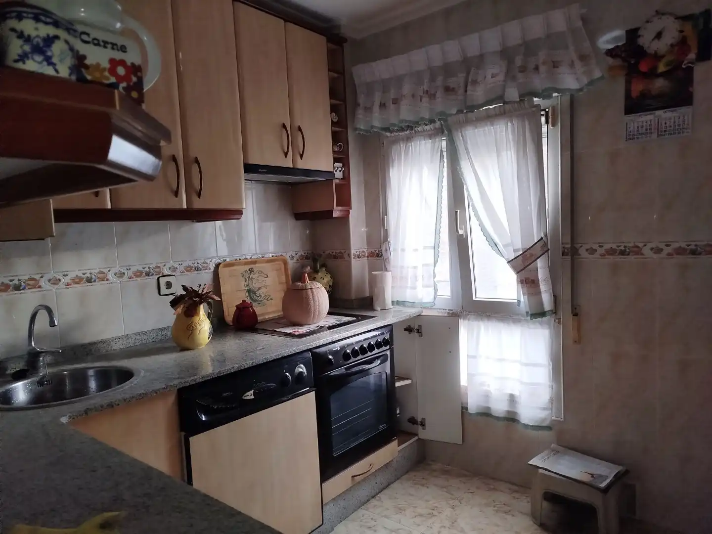 Flat for sale in Calle de la Reconquista, 18, Versalles Kitchen of Flat for sale in Avilés with Heating, Private garden and Furnished
