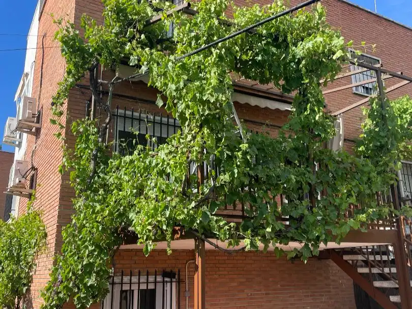 Houses for rent in Calle de Otero y Delage, 57, Peñagrande Balcony of Houses for rent in Madrid with Air Conditioner, Heating and Private garden