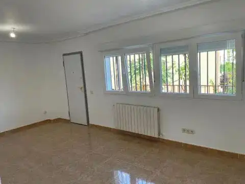 Houses for rent in Calle de Otero y Delage, 57, Peñagrande Bedroom of Houses for rent in Madrid with Air Conditioner, Heating and Private garden